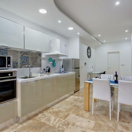 Modern 2 Bedroom Apartment In St Julians St. Julian's Exterior foto